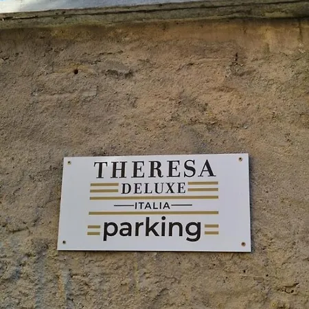 Theresa Deluxe Italia *