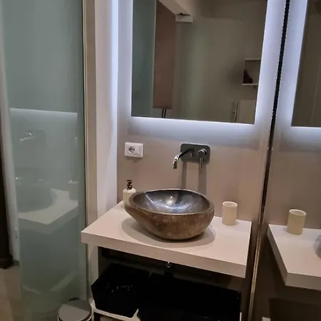 Theresa Deluxe Italia Apartament *