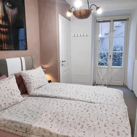 Theresa Deluxe Italia Apartament