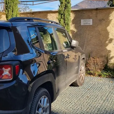 Theresa Deluxe Italia